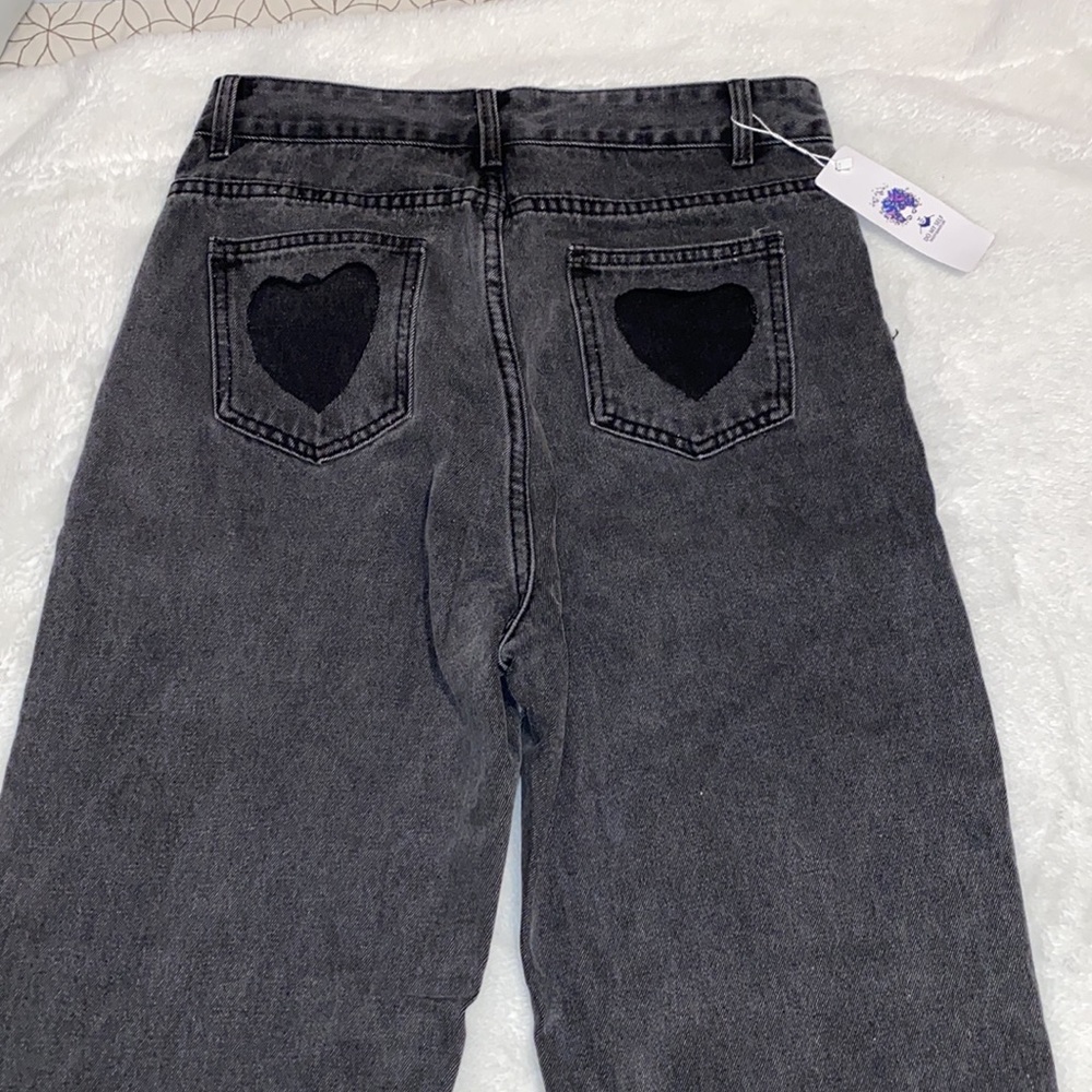 Black high waisted jeans fake heart back pockets - Picture 8 of 11